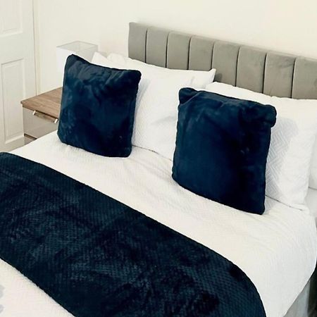 Strood Home-Sleeps 6-Great For Groups & Families Ρότσεστερ Εξωτερικό φωτογραφία