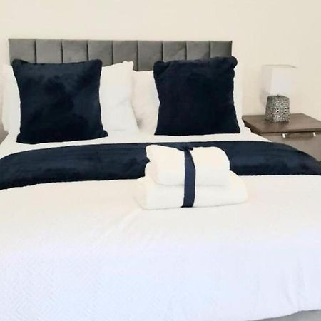 Strood Home-Sleeps 6-Great For Groups & Families Ρότσεστερ Εξωτερικό φωτογραφία